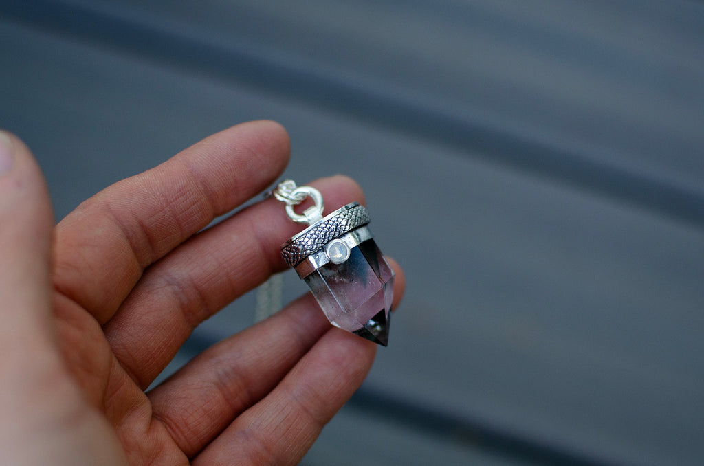 Pendentif en quartz de jardin avec cristal Swarovski blanc
