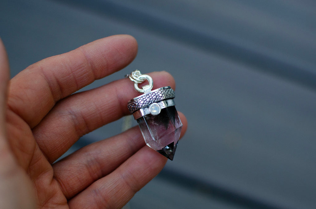 Pendentif en quartz de jardin avec cristal Swarovski blanc