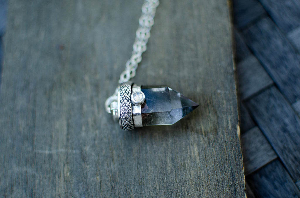 Pendentif en quartz de jardin avec cristal Swarovski blanc