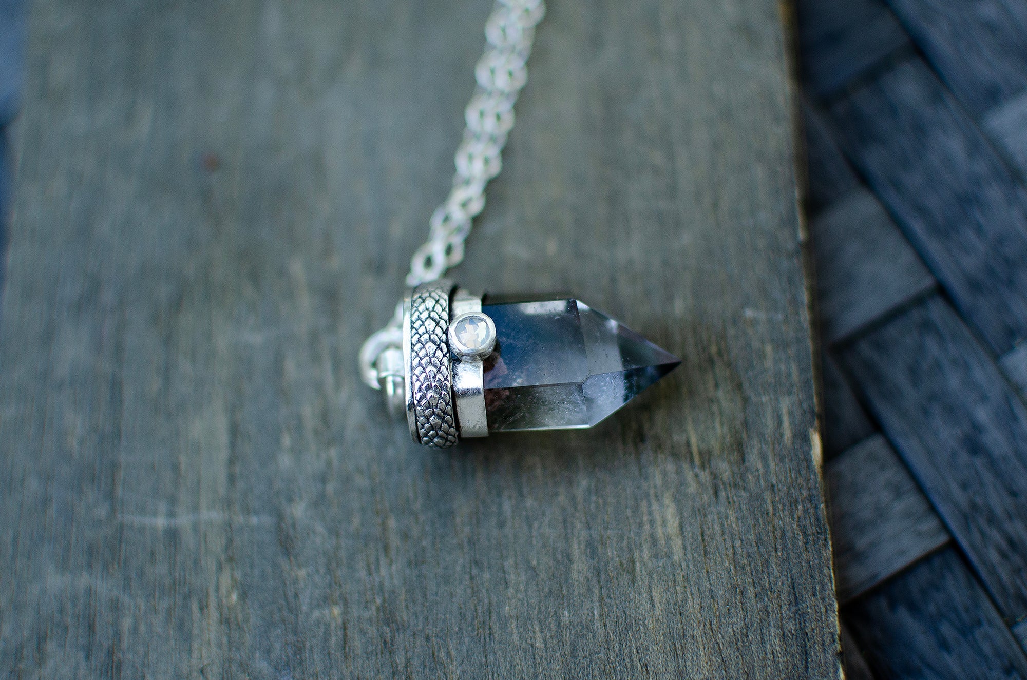 Pendentif en quartz de jardin avec cristal Swarovski blanc