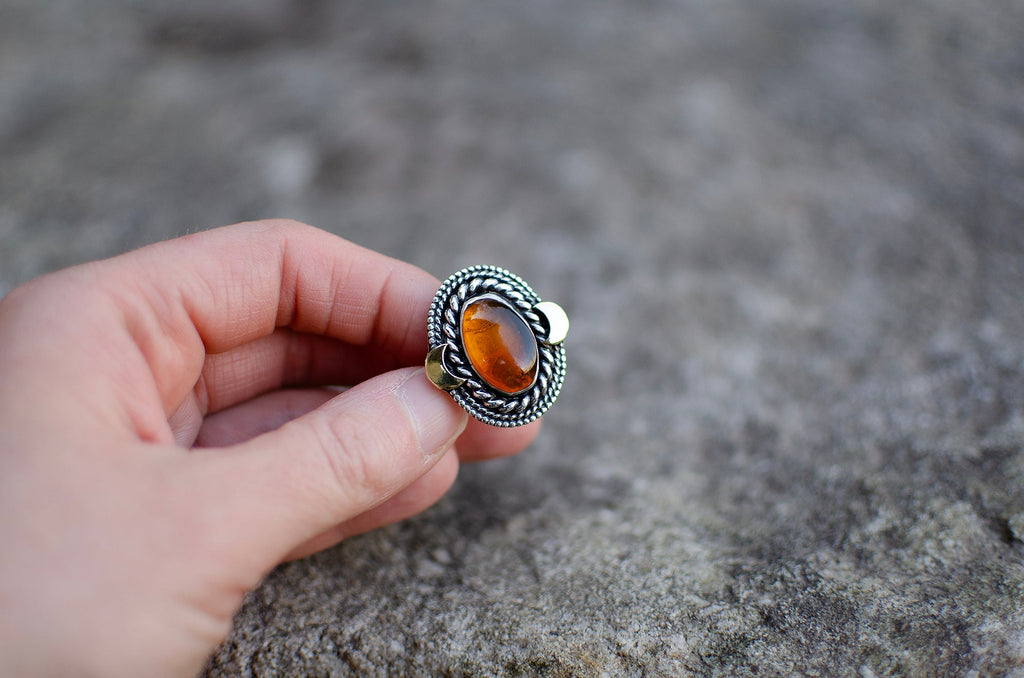 Bague lunaire en ambre – Taille 8,5