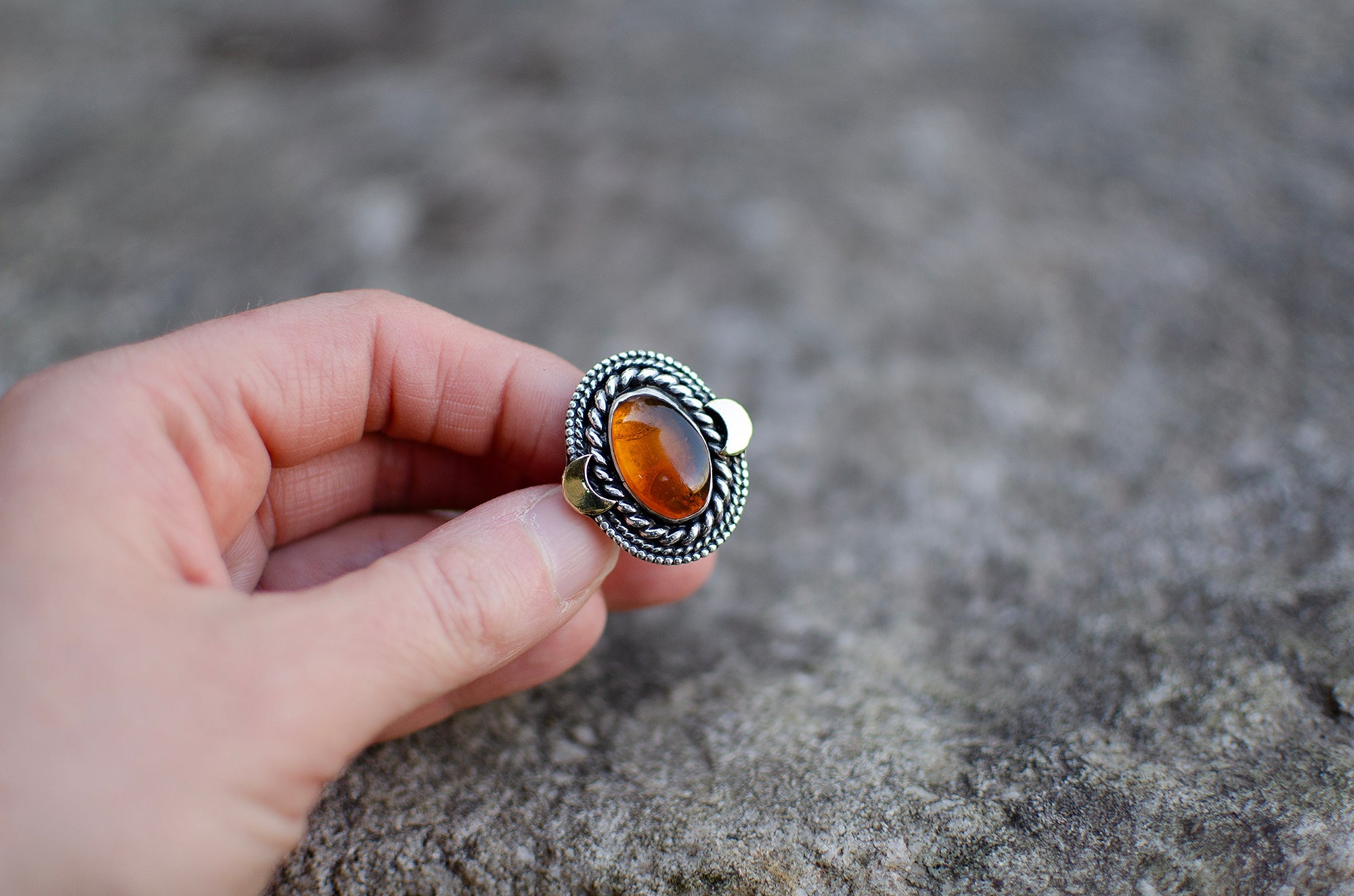 Bague lunaire en ambre – Taille 8,5