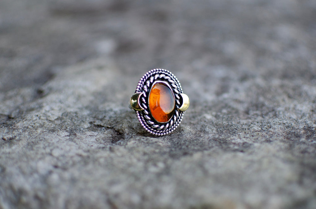 Bague lunaire en ambre – Taille 8,5