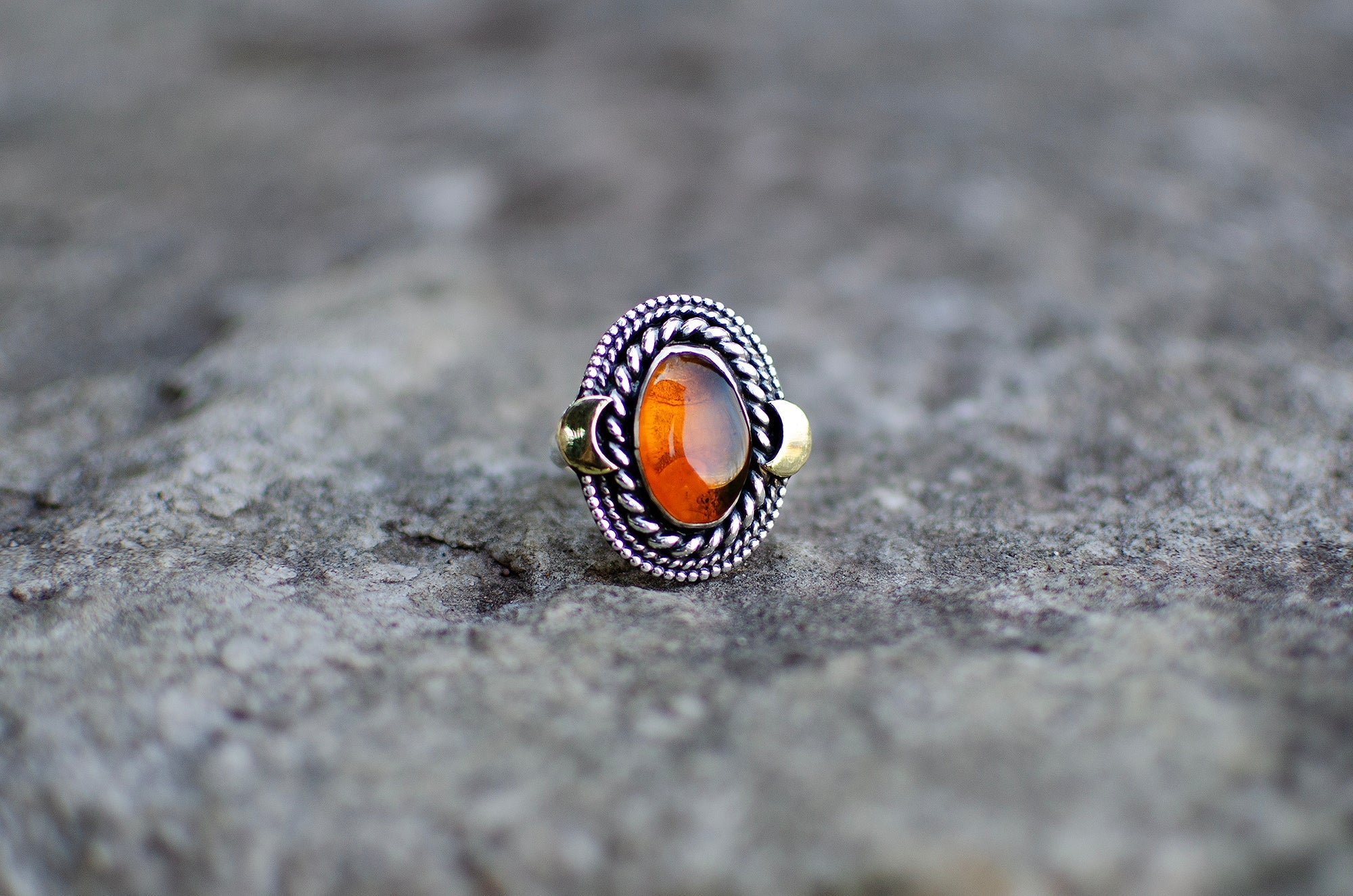Bague lunaire en ambre – Taille 8,5
