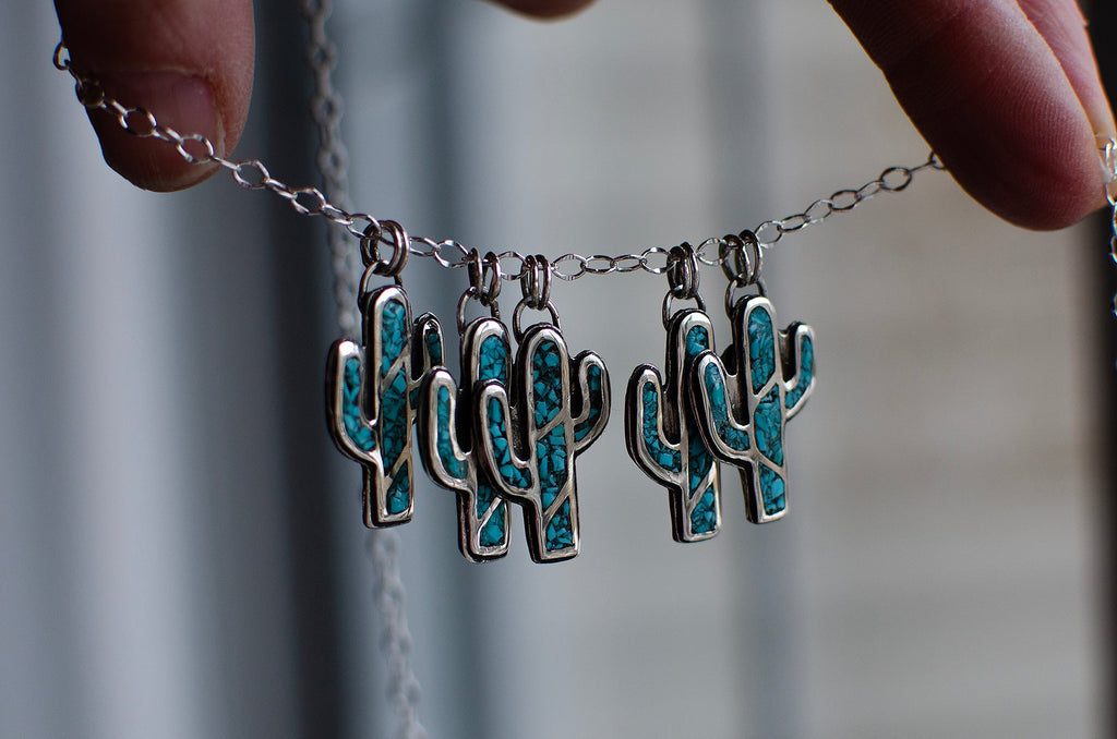 Collier cactus en argent sterling avec incrustation de turquoise