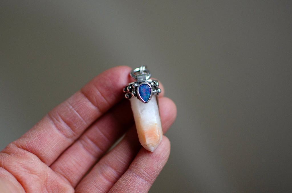 Pendentif en opale australienne et quartz amphibole