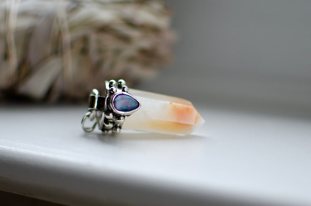 Pendentif en opale australienne et quartz amphibole