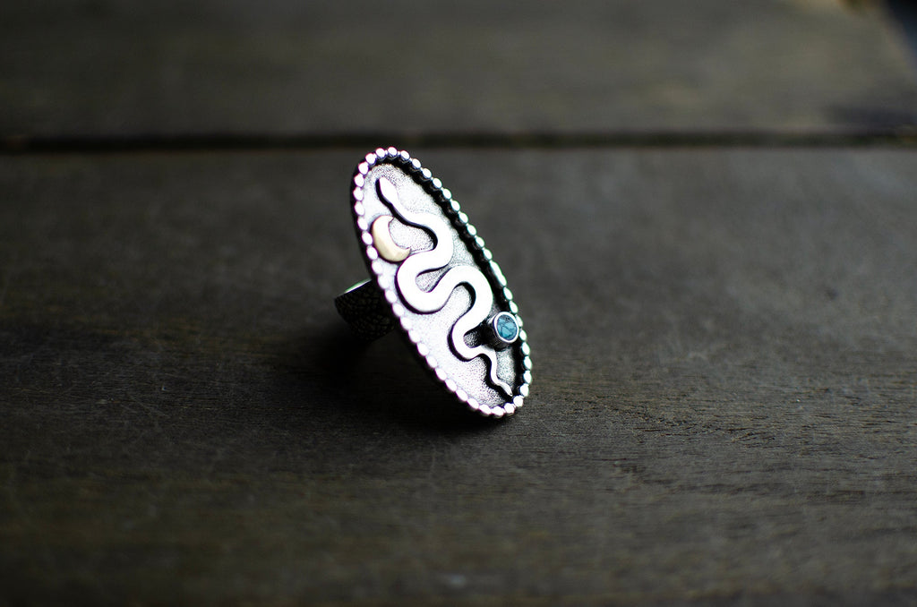 Bague serpent avec incrustation – Taille 6