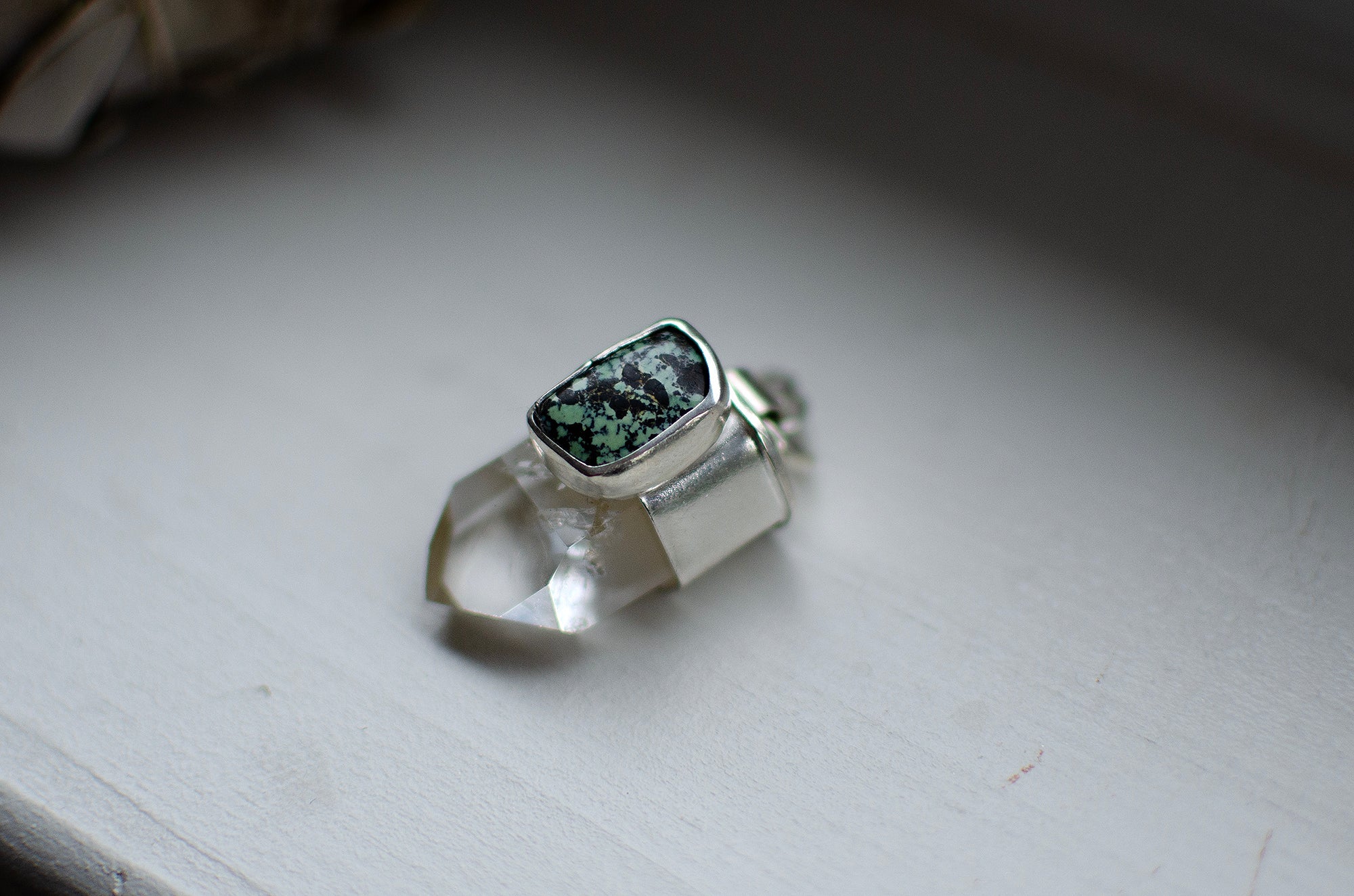Pendentif en quartz fantôme et turquoise New Lander